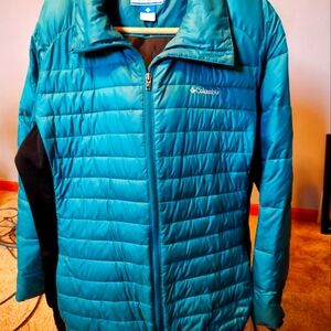 Columbia Women's Blue Puffer Jacket